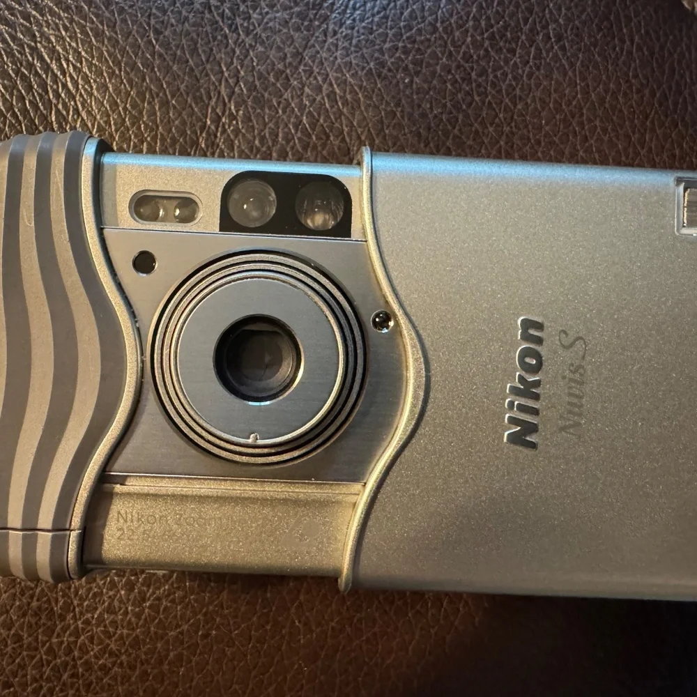 Nikon Nuvis S